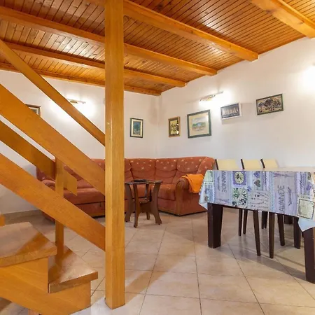 Mit Privatpool Fuer 4 Personen Ca 85 Qm In Privlaka, Dalmatien Norddalmatien Ferienhaus Privlaka (Zadar)